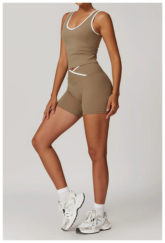 Active Aura Yoga Set – Tank Top & Shorts - ALovelylook