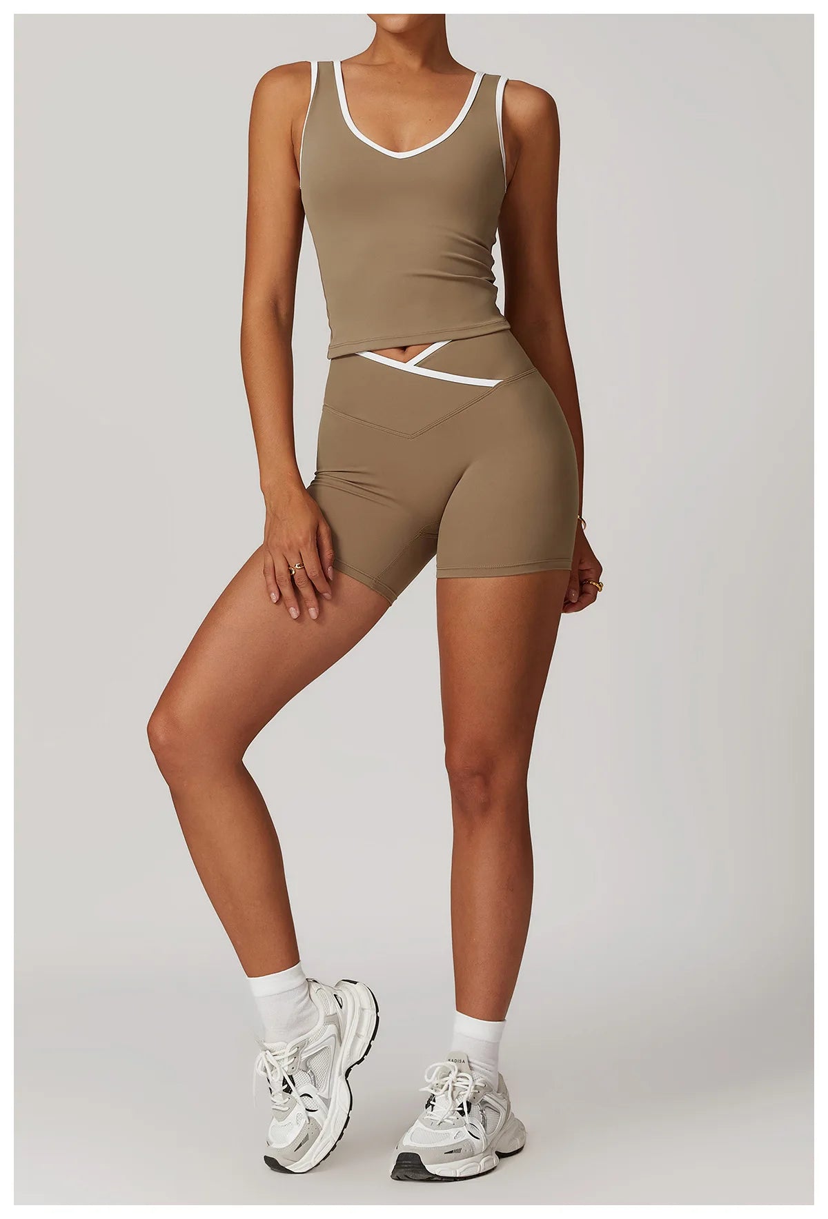 Active Aura Yoga Set – Tank Top & Shorts - ALovelylook