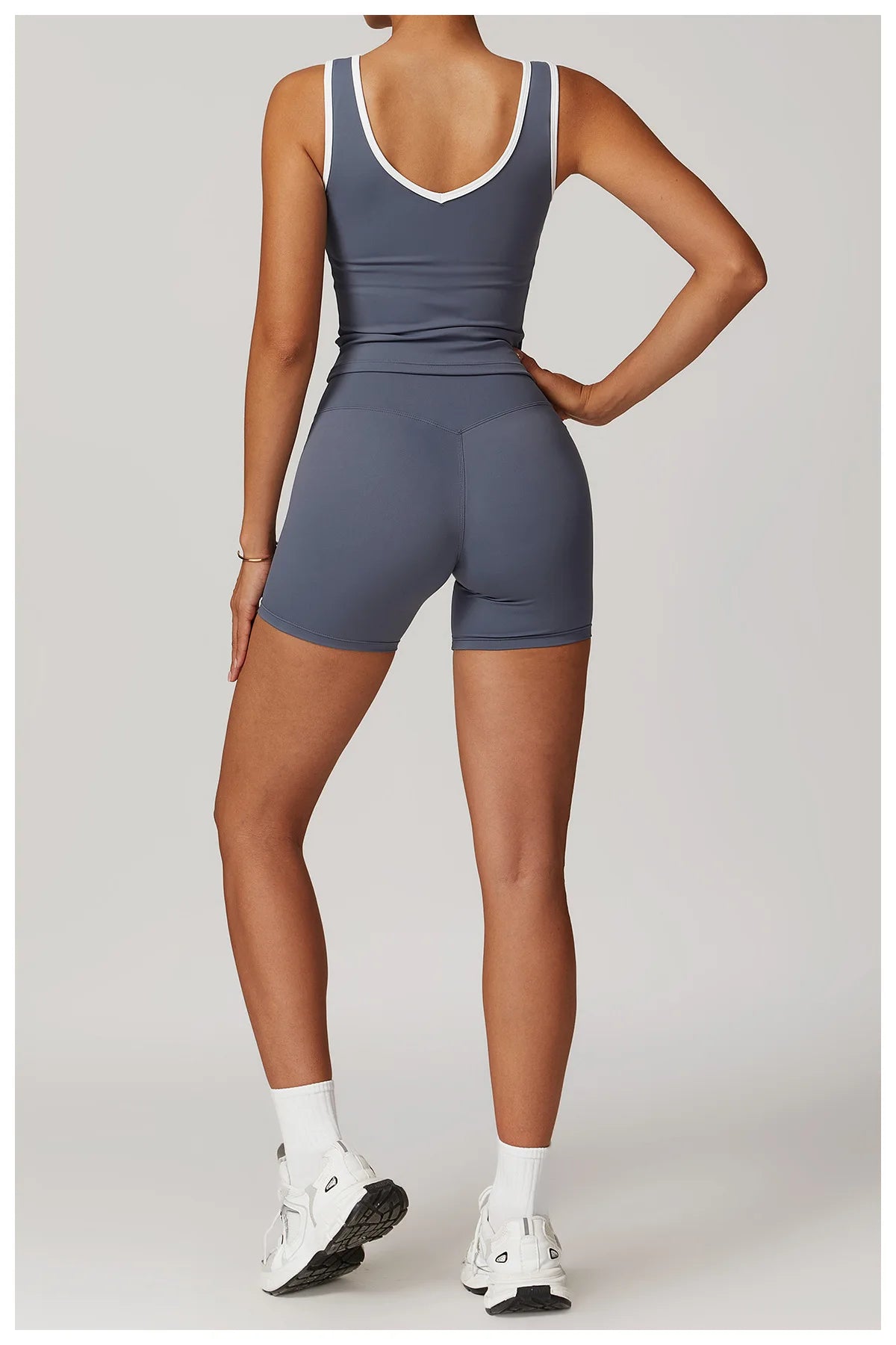 Active Aura Yoga Set – Tank Top & Shorts - ALovelylook
